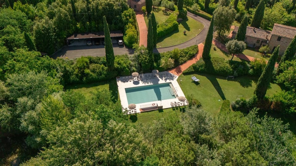 Podere Fignano, holiday home - apartments renovated 2024 - new swimming pool Country House in Tuscany