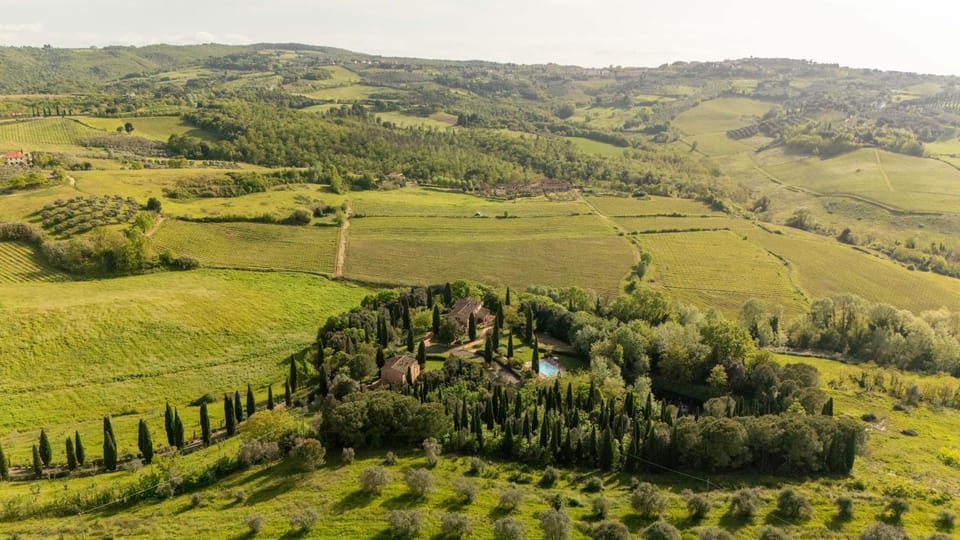 Podere Fignano, holiday home - apartments renovated 2024 - new swimming pool Country House in Tuscany