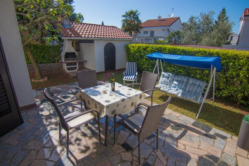 Patio, Garden view