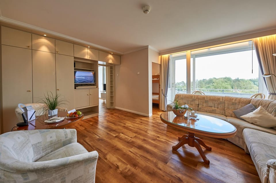 Living room, bunk bed