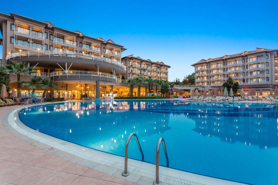 People, Garden, Pool view, Swimming pool, Swimming pool, Swimming pool, Family