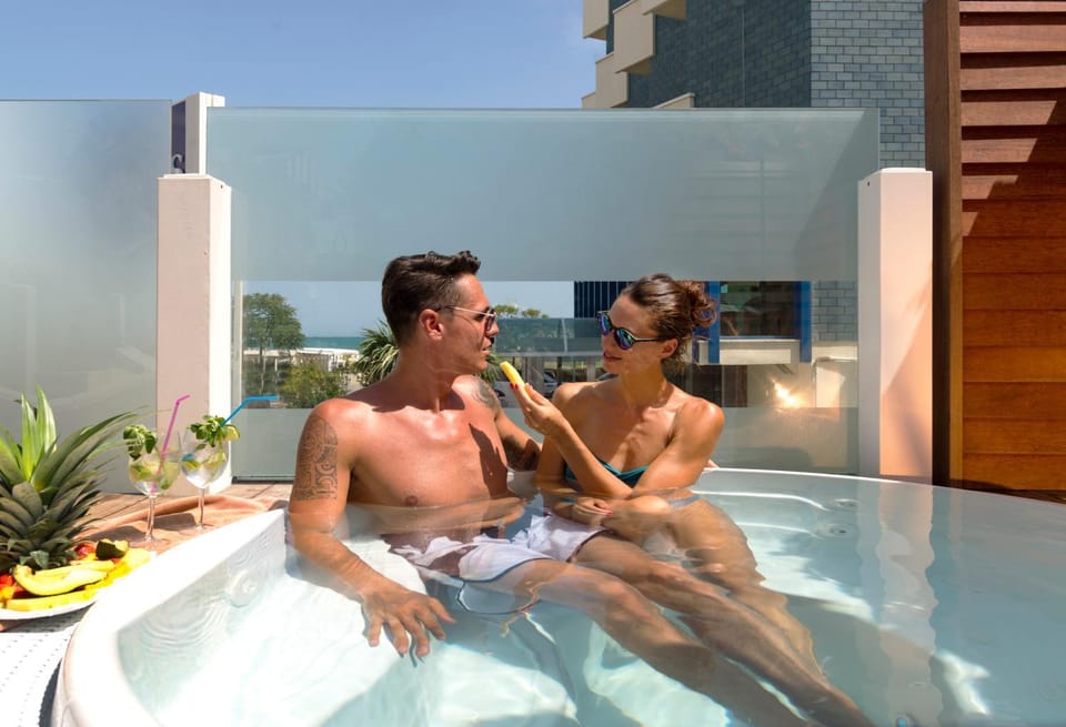 People, Hot Tub, Solarium