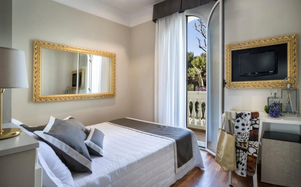 TV and multimedia, Photo of the whole room