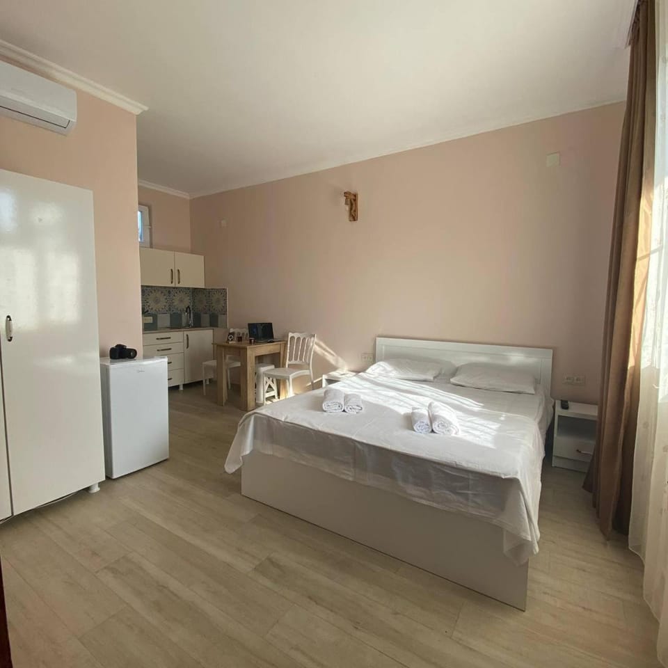 Bed, Photo of the whole room, Bedroom, towels, air conditioner