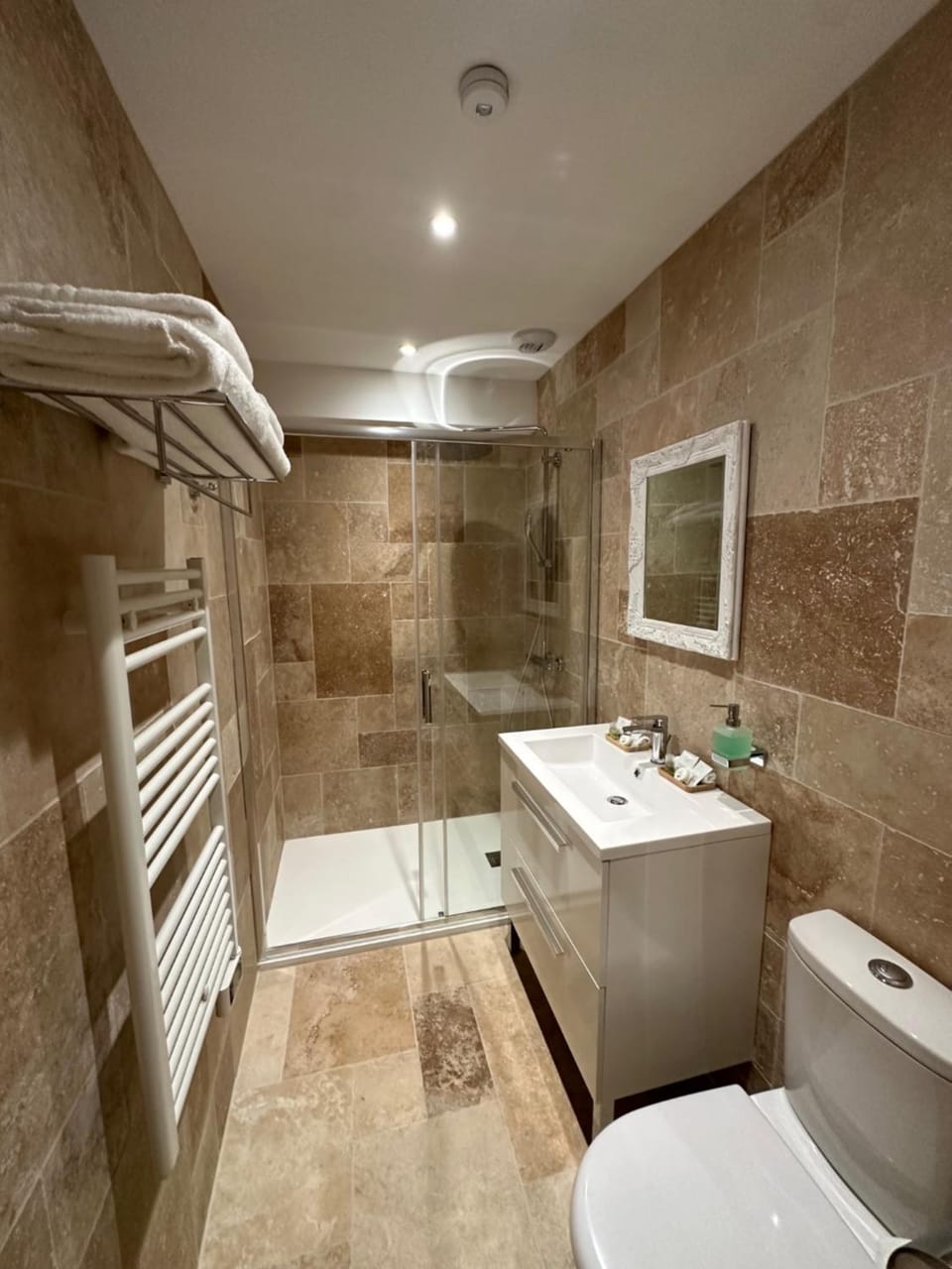Shower, Toilet, Bathroom, Bedroom