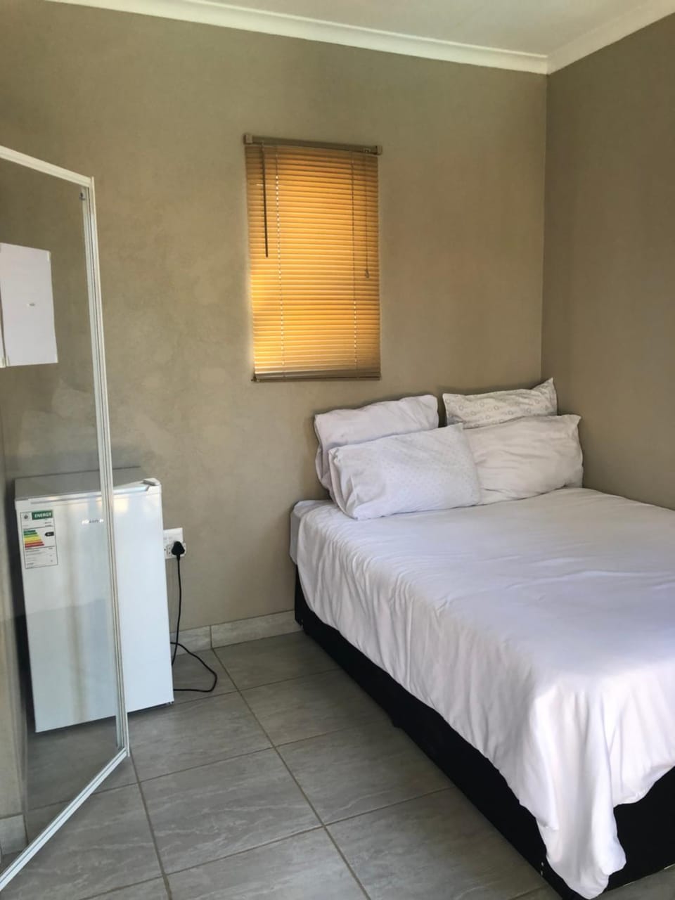 Africaren Budget Stay Bed and Breakfast in Gauteng