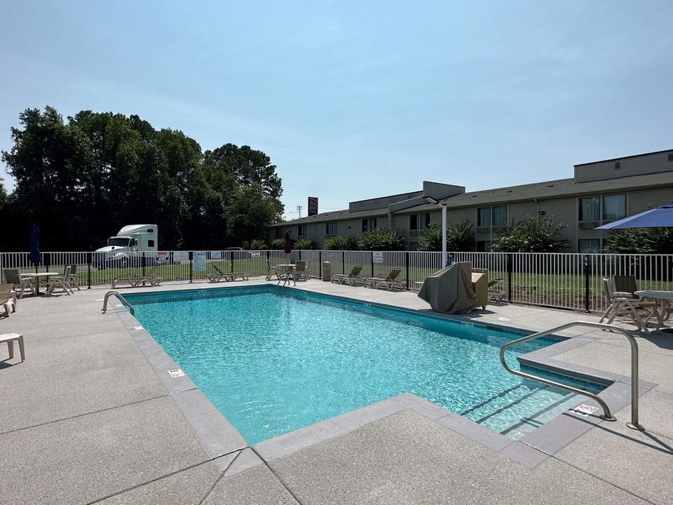 Pool view, Swimming pool, Swimming pool