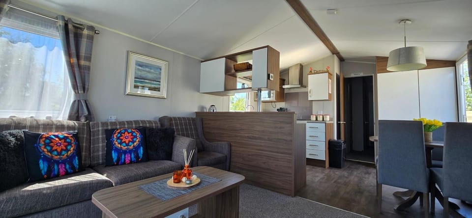 RJ Luxury Caravan Hire With Hot Tub House in Tattershall