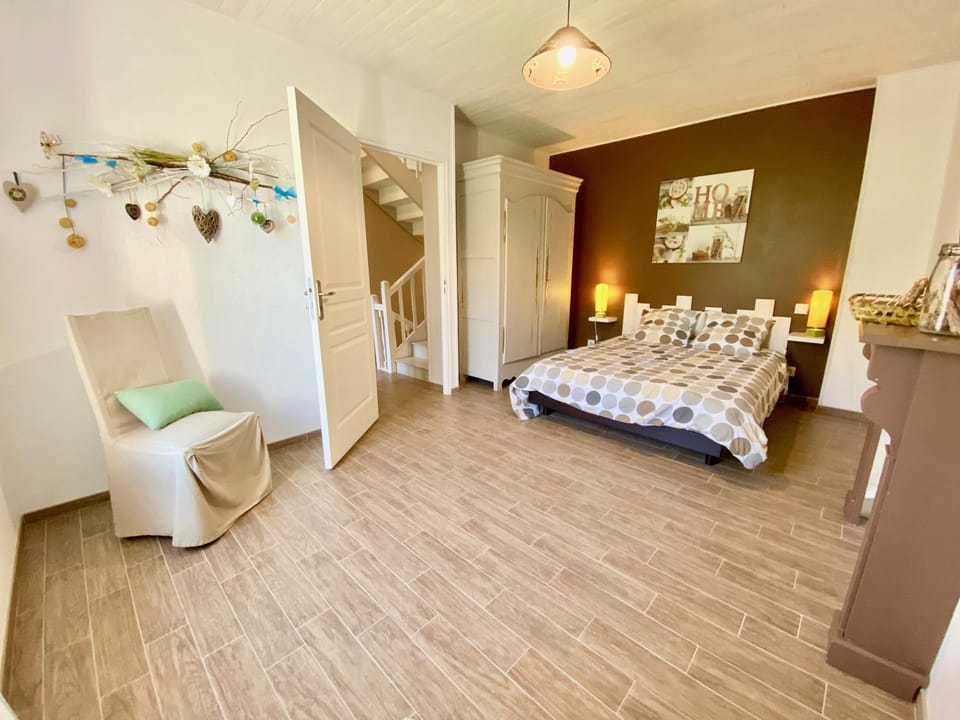 Fishing, Beach, Hiking, Bedroom, River view