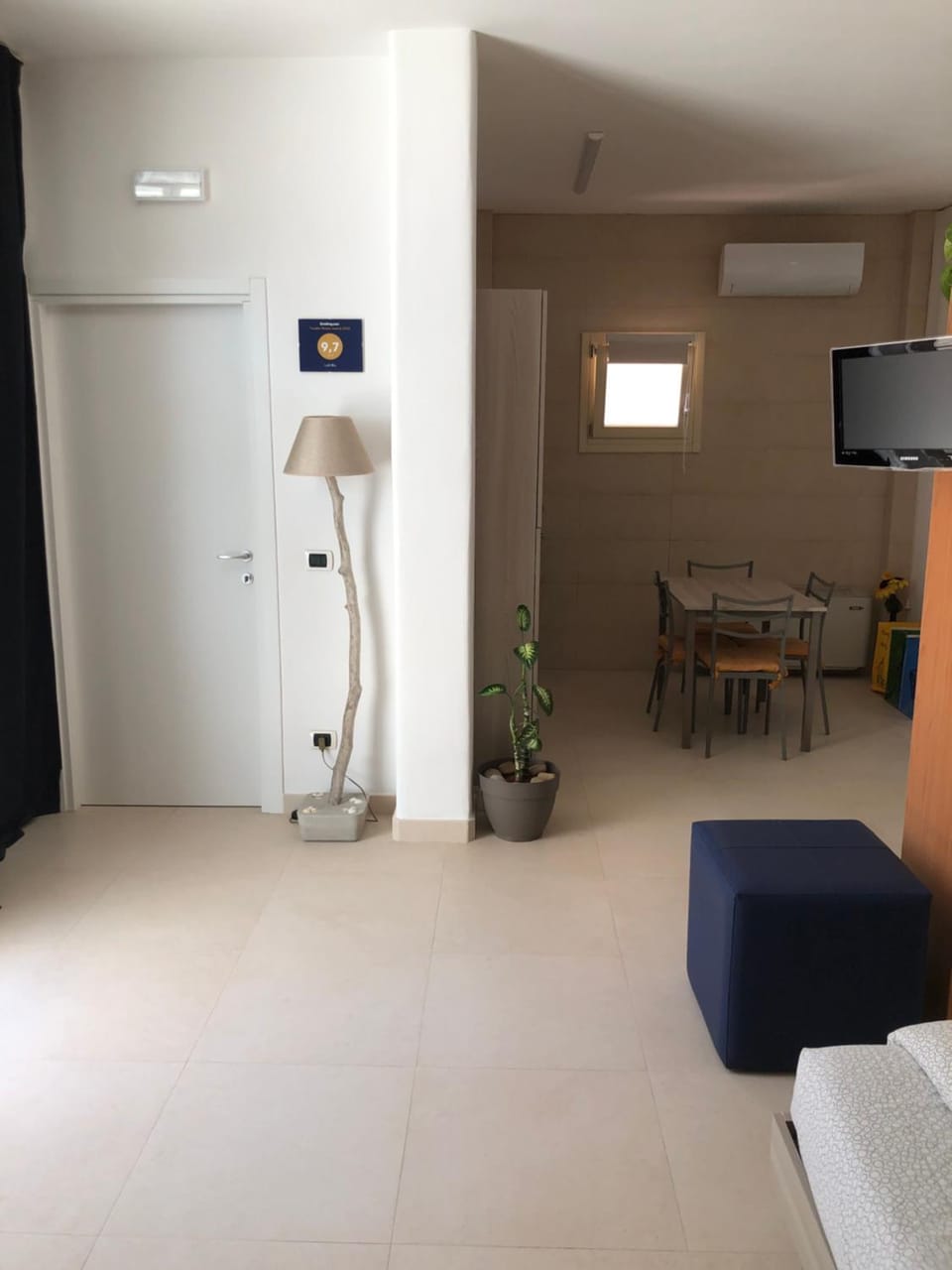Photo of the whole room