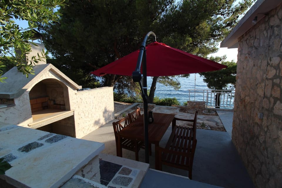 Natural landscape, View (from property/room), Balcony/Terrace, Seating area, Dining area