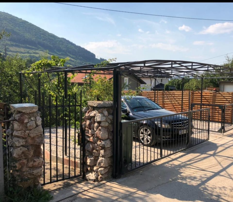 Ammirevole -MOON- Apartment Apartment in Federation of Bosnia and Herzegovina