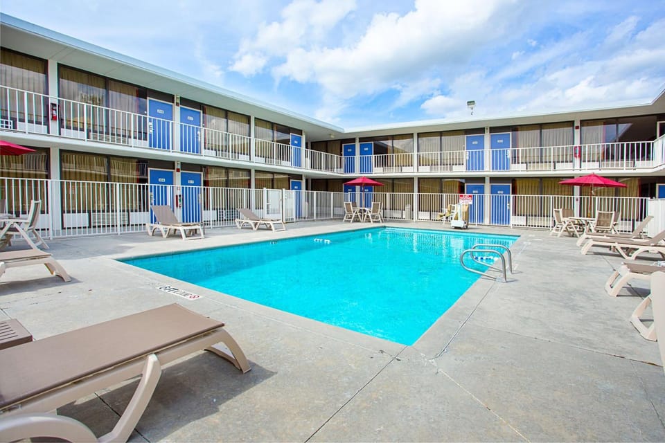Pool view, Swimming pool