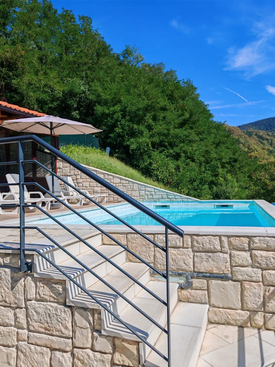 Natural landscape, Mountain view, Pool view, Swimming pool, sunbed