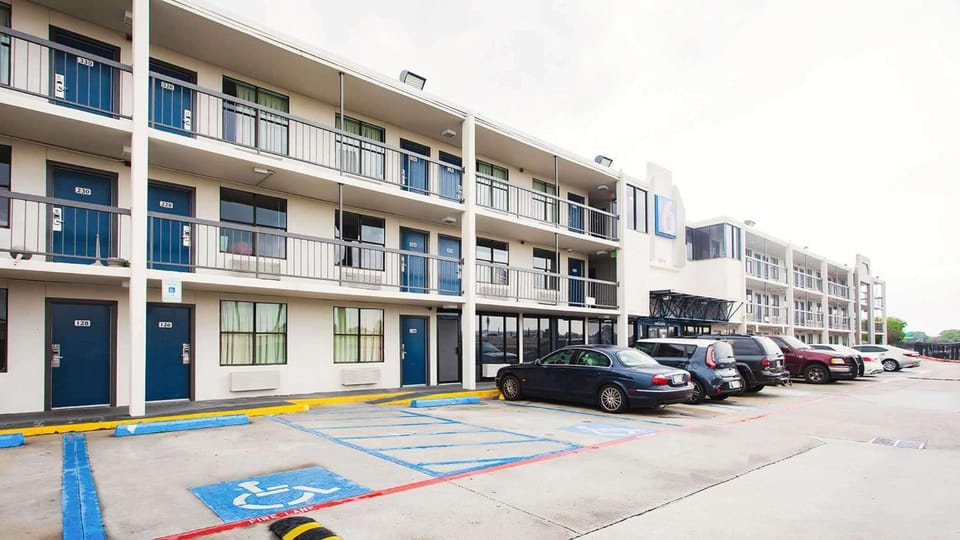 Property building, Day, Parking