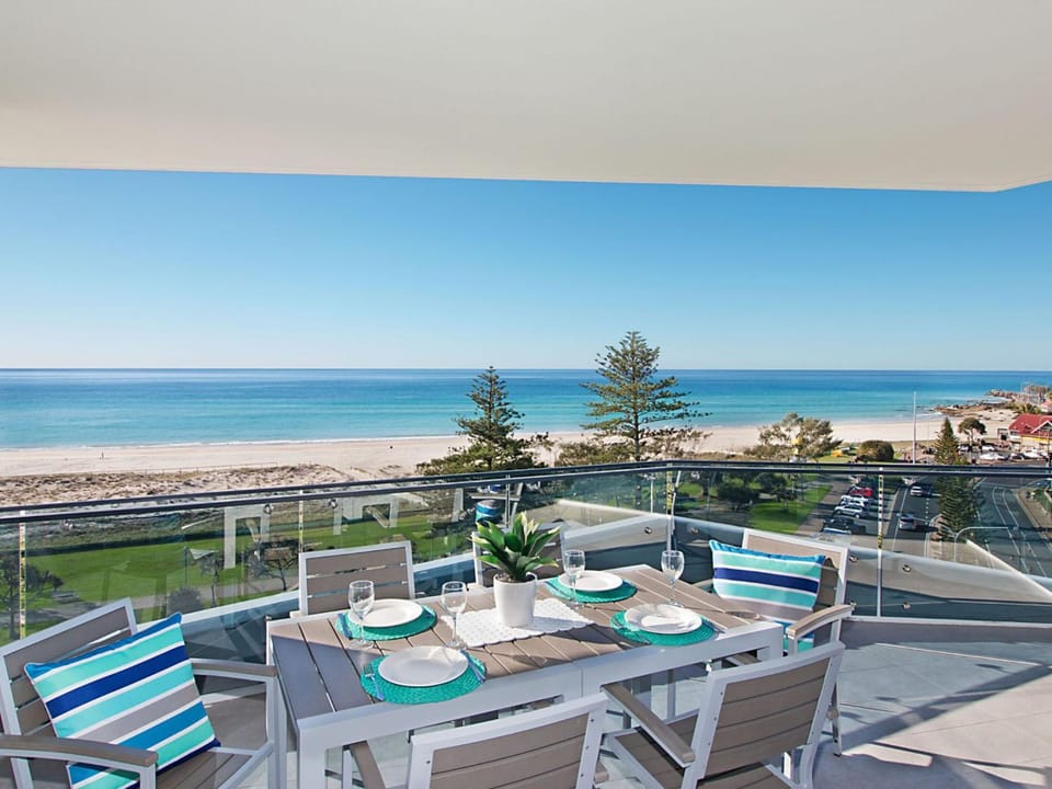 Patio, View (from property/room), Balcony/Terrace, Beach, Sea view