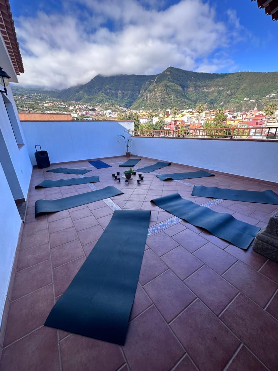 View (from property/room), Balcony/Terrace, Mountain view