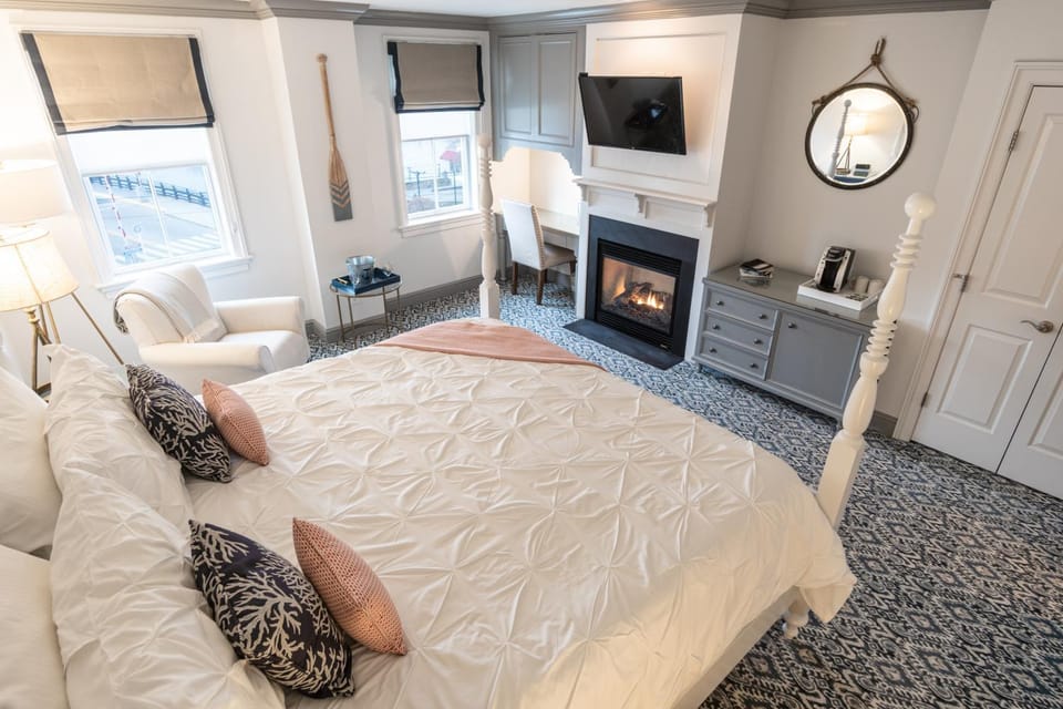 Bed, Photo of the whole room, Decorative detail