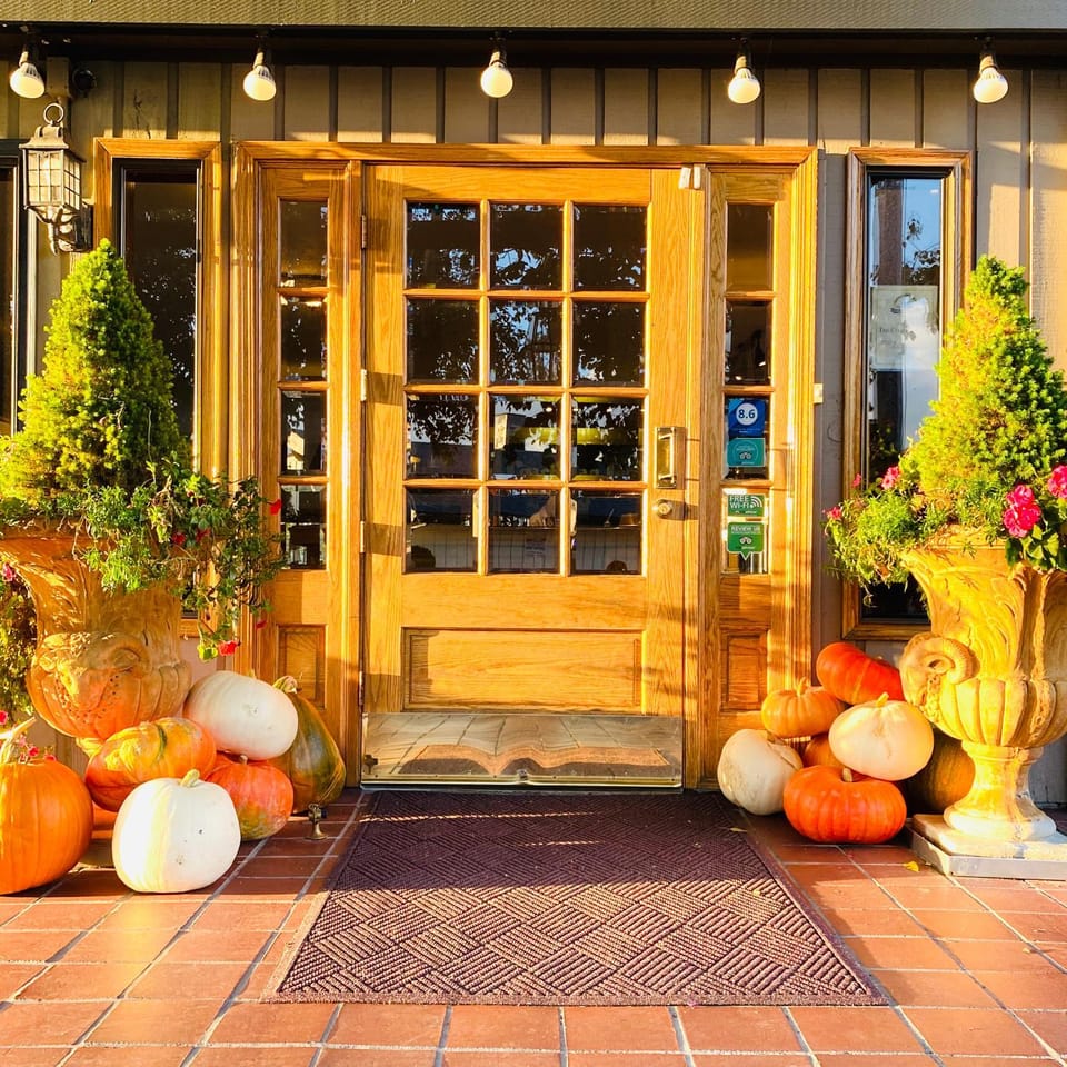 Facade/entrance, Lobby or reception, Autumn, Seasons