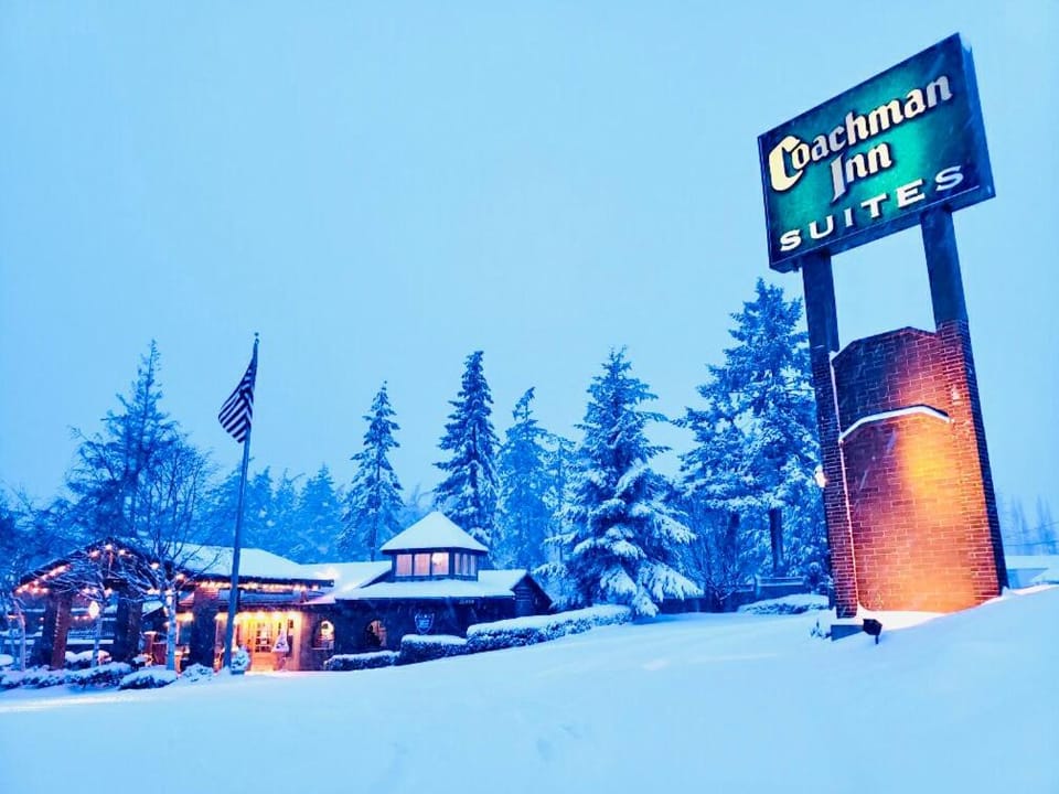 Coachman Inn Oak Harbor Hotel in Oak Harbor