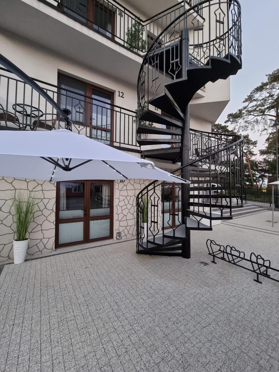 Facade/entrance, Balcony/Terrace