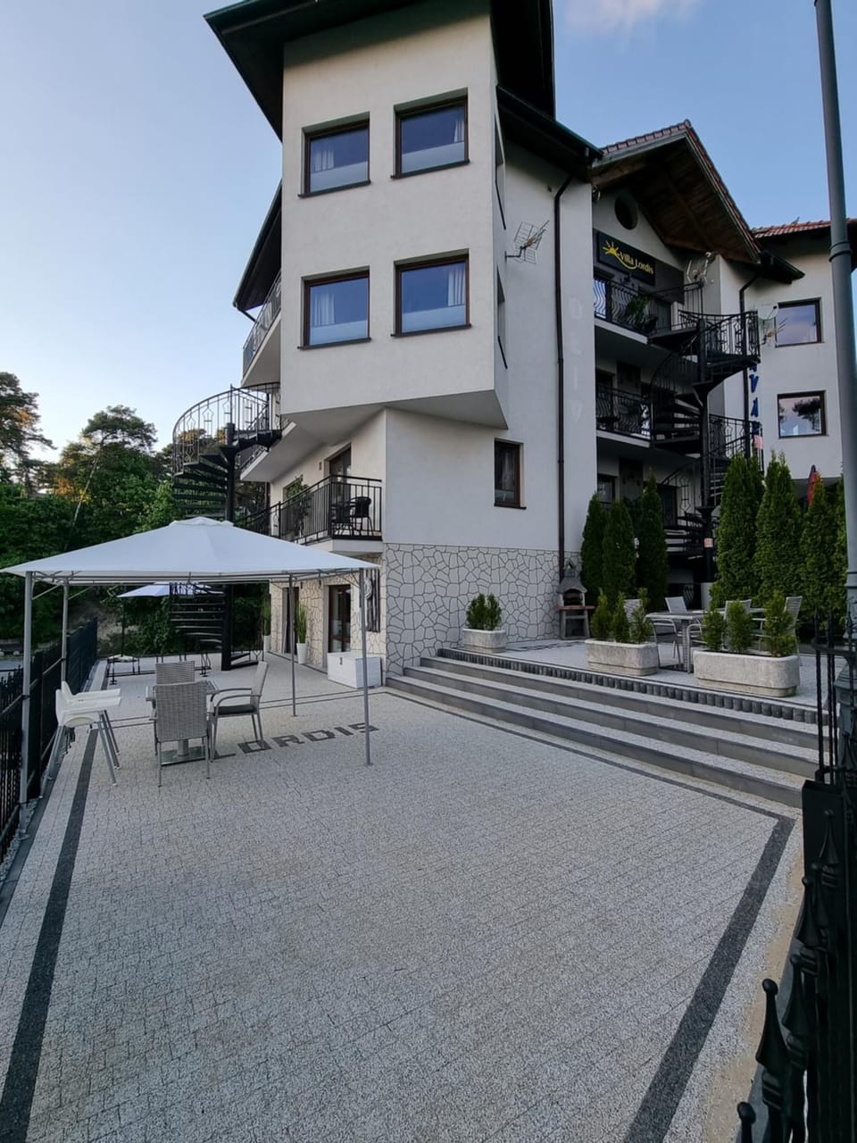 Property building, Balcony/Terrace
