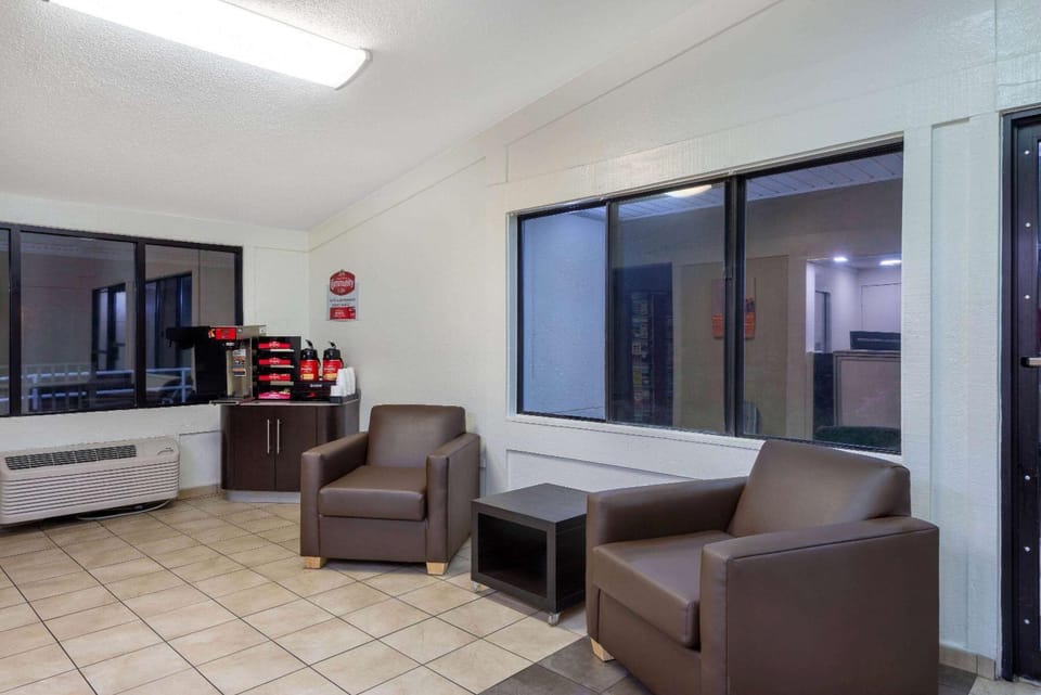 Seating area, On site