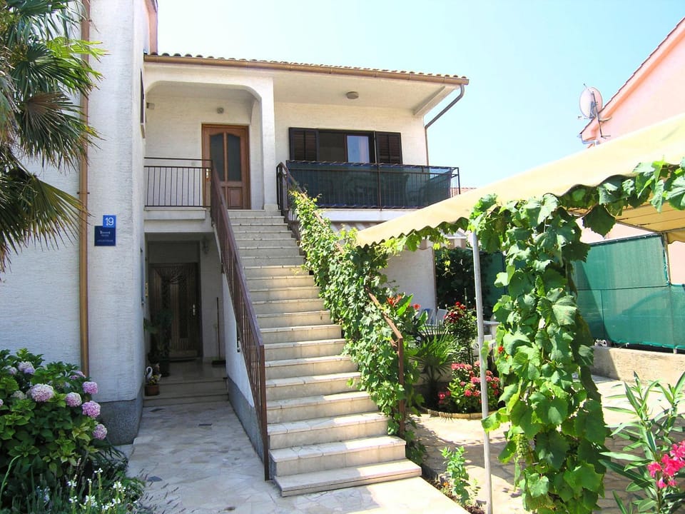 Patio, Patio, Facade/entrance, Garden, Balcony/Terrace, Balcony/Terrace