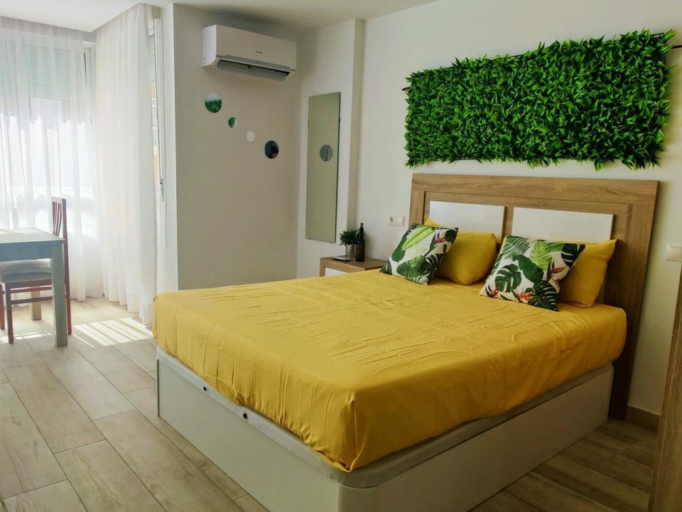 Bed, Bedroom, air conditioner