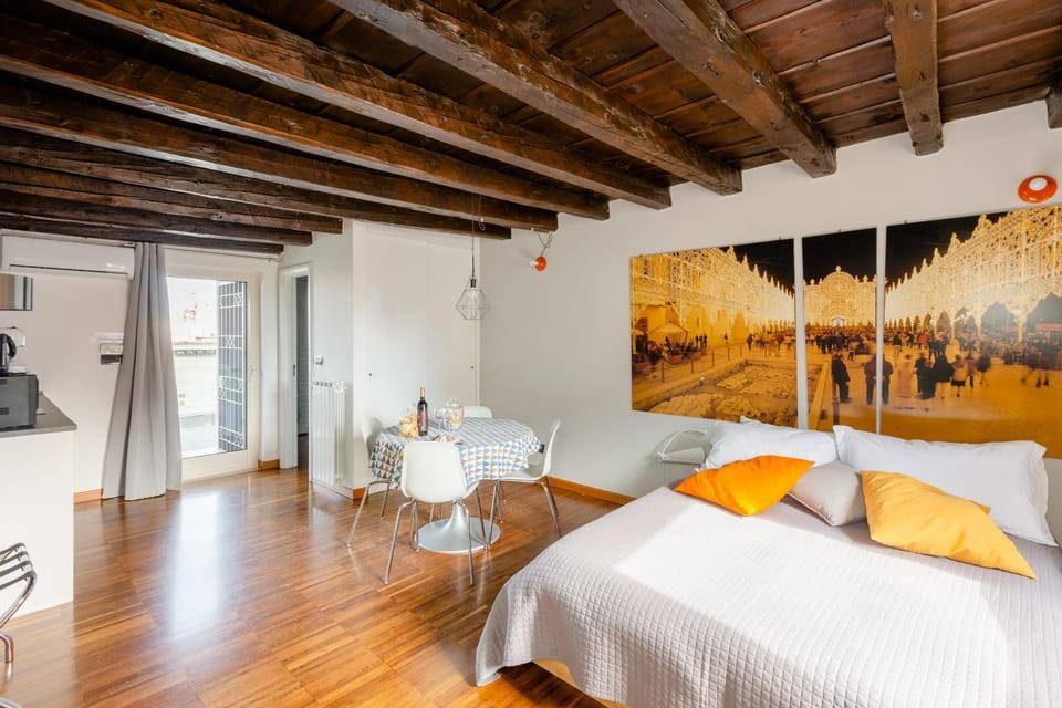 Bed, Living room, Photo of the whole room