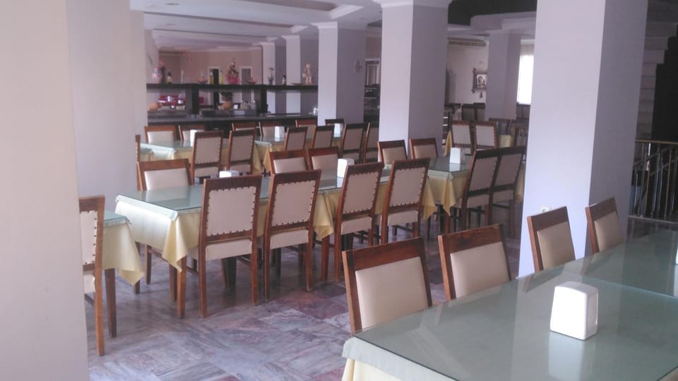 Restaurant/places to eat, Business facilities, Dining area, Meeting/conference room