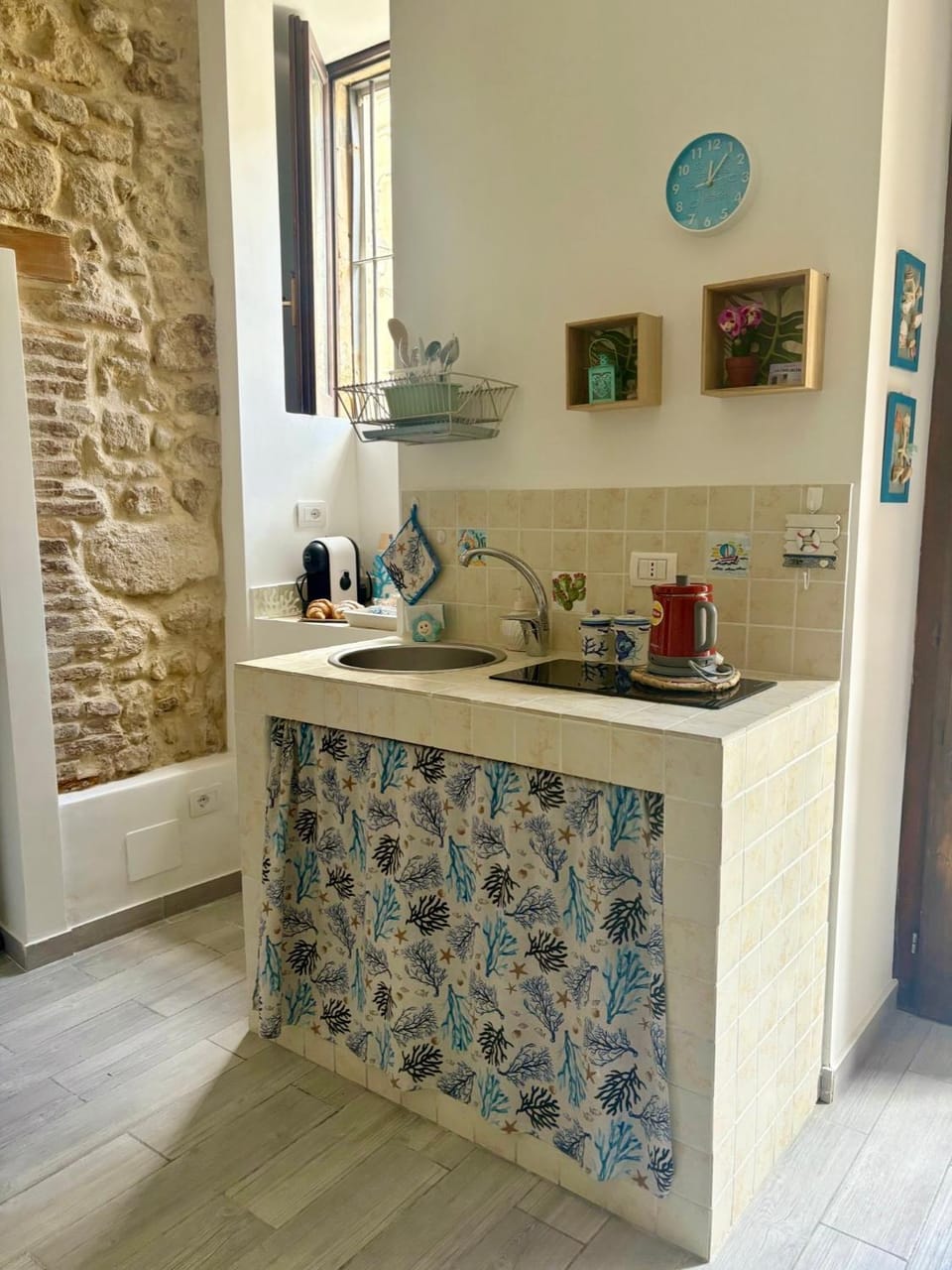 Coffee/tea facilities, Kitchen or kitchenette