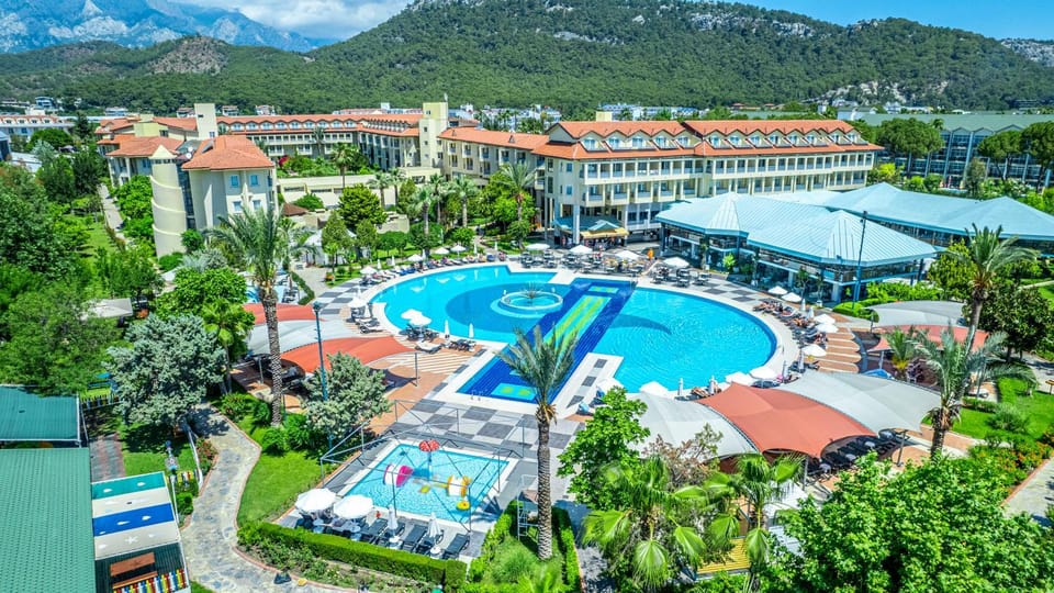 Property building, Pool view, Swimming pool