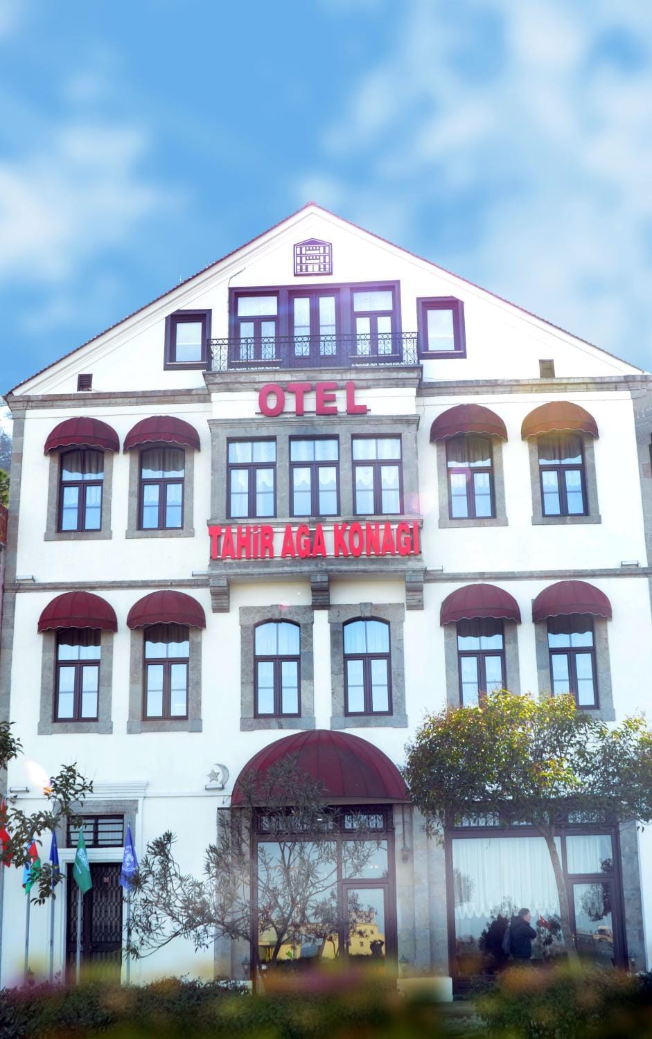 Facade/entrance