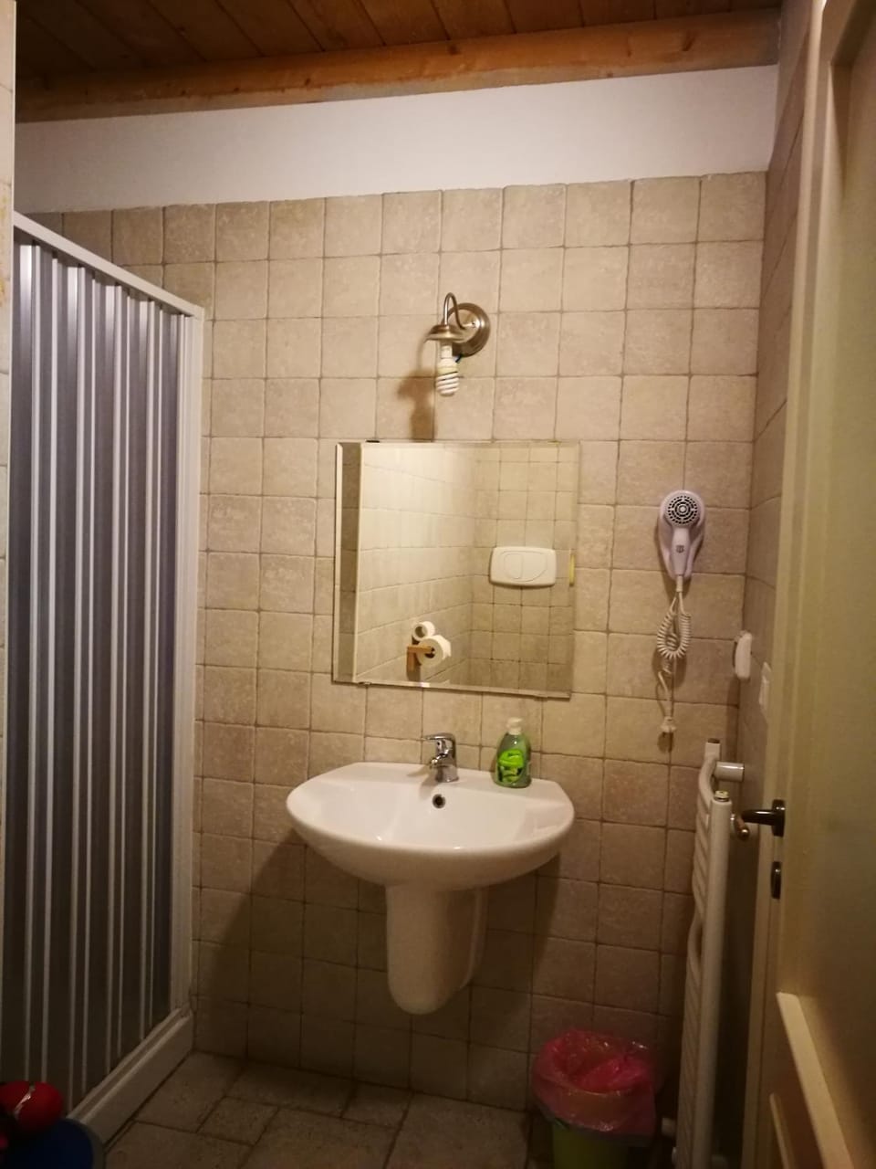 Bathroom, Photo of the whole room