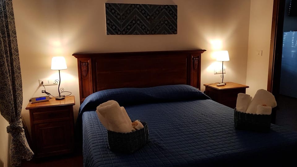 Bed, Bedroom