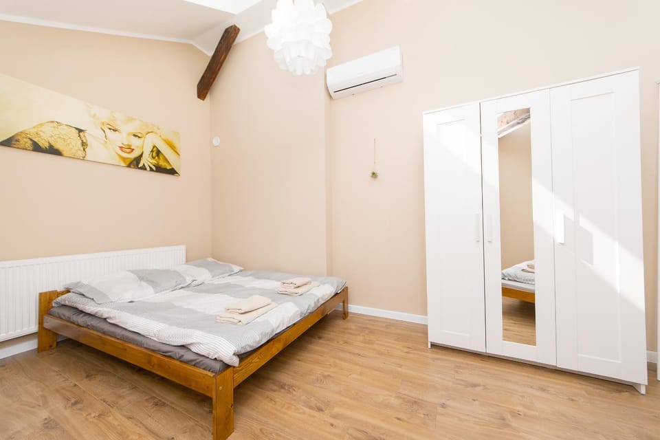 Seating area, Bedroom