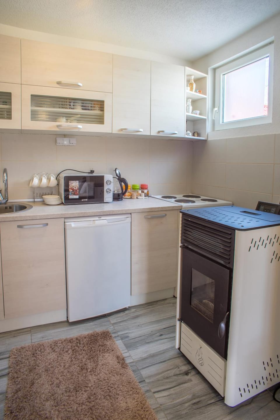 Kitchen or kitchenette