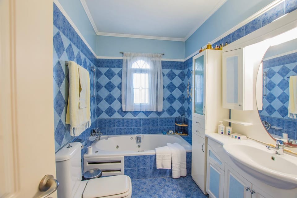 Bathroom, Bath