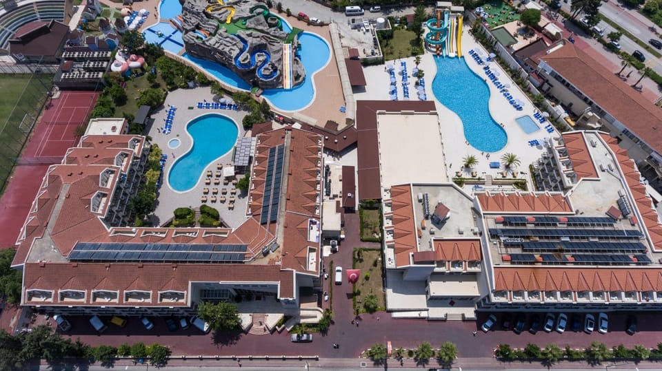 Restaurant/places to eat, Swimming pool