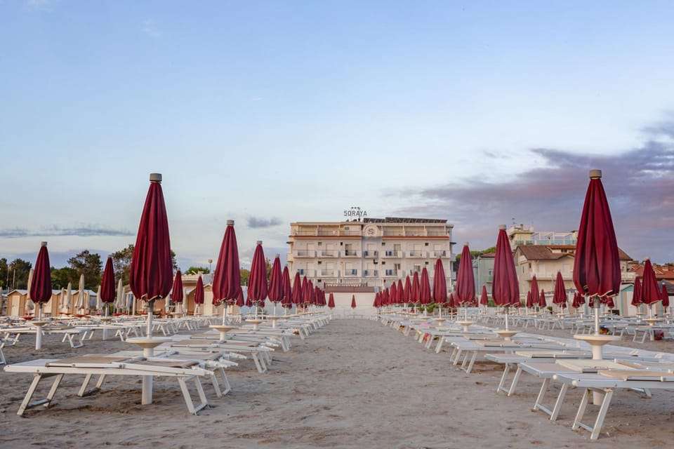 Hotel Soraya - Spiaggia Sawasdee with Beach & Parking Hotel in Riccione