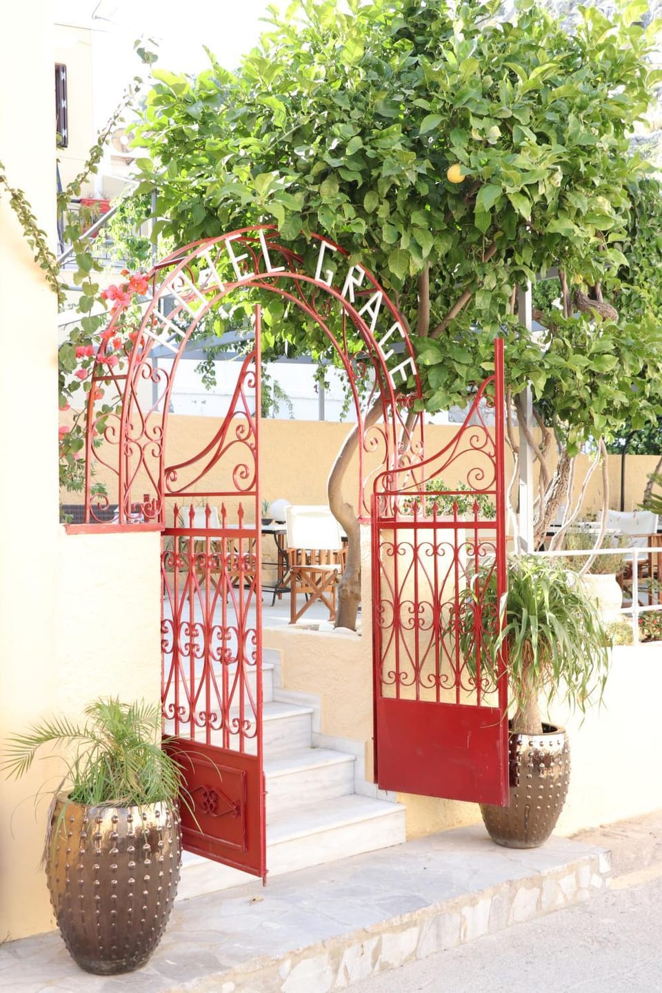 Facade/entrance