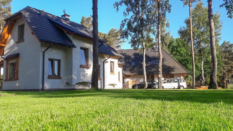 Facade/entrance, Spring