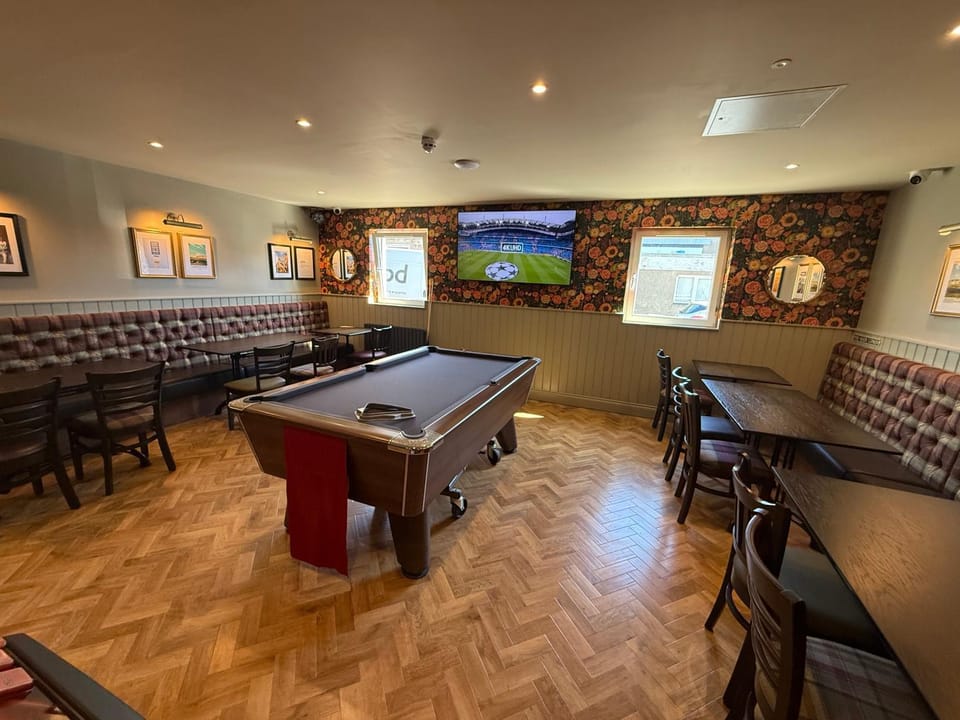 Game Room, Dining area