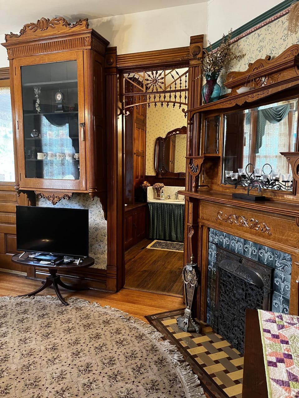 Bedroom, fireplace