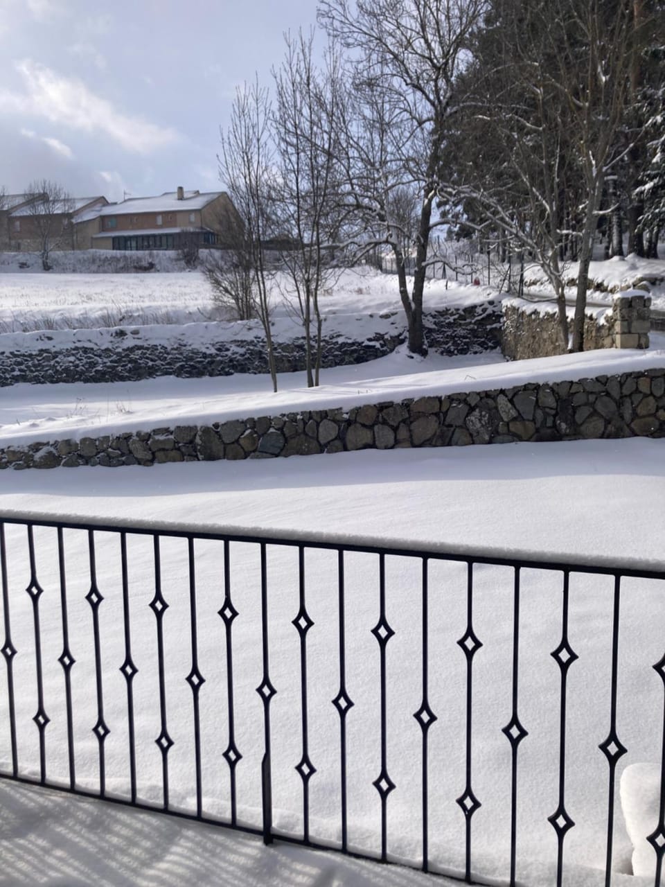 la grange T2 Centre Ville Jardin WIFI Apartment in Catalonia