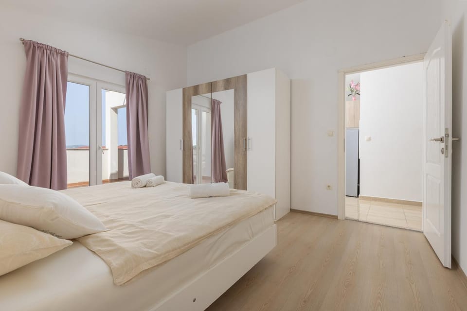 Bed, Bedroom, wardrobe
