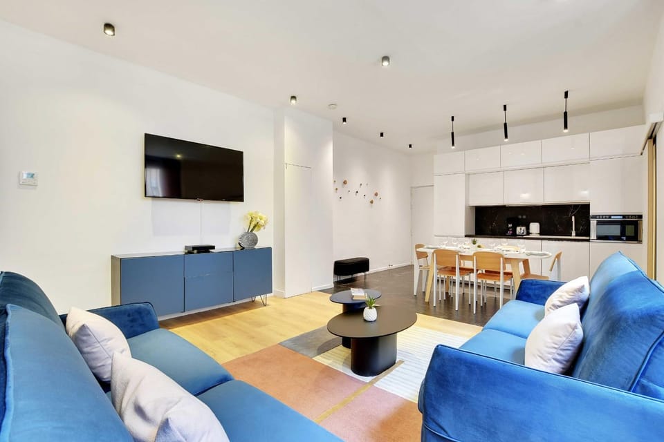 Living room, Dining area