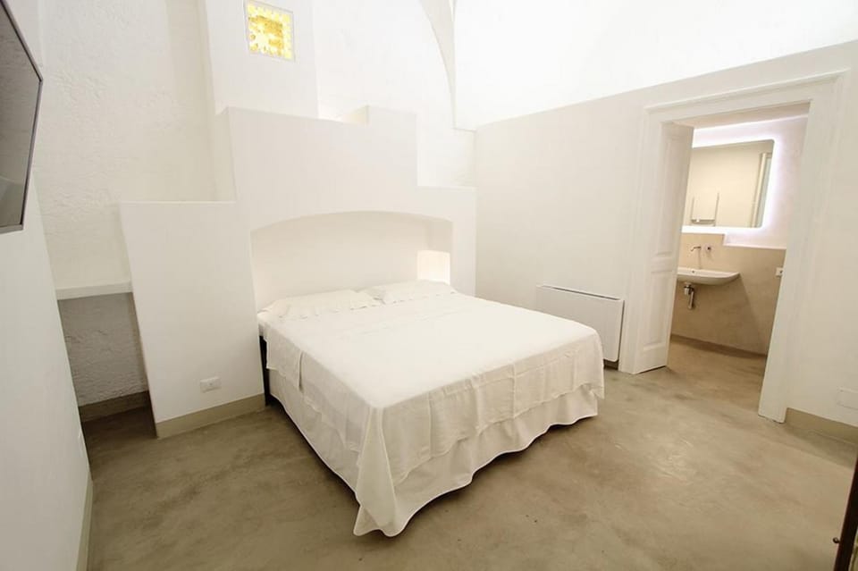 Bathroom, Bedroom