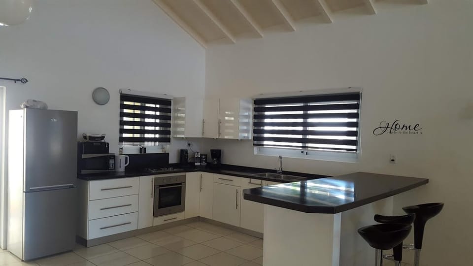 Villa Mila Spacious Family Villa with Private Pool Curaçao Near Jan Thiel and Mambo Beach Villa in Willemstad
